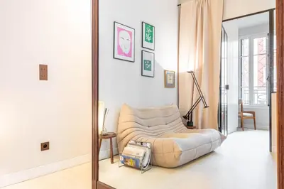 Coin salon dans l'établissement GuestReady - Bright Apt near Sacré-Coeur