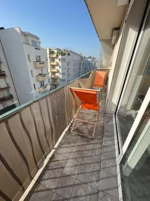 Balcon ou terrasse dans l'établissement Montrouge Superbe Appartement Proche Centre Paris 2 chambres
