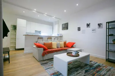 Cuisine ou kitchenette dans l'établissement Warm 2 bedrooms apartement - c38