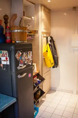 Cuisine ou kitchenette dans l'établissement Cozy Studio Near The Canal Saint Martin