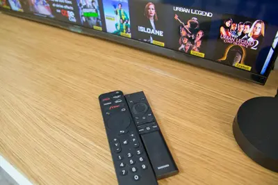 Télévision ou salle de divertissement dans l'établissement Constance - Heritage Suite Saint-Germain Courtyard Hideaway