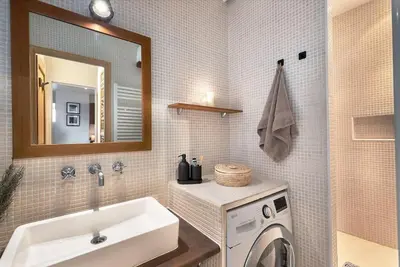 Salle de bains dans l'établissement Angers - 1 chambre et balcon aux Halles