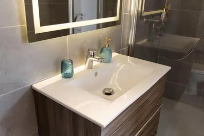 Salle de bains dans l'établissement Joli Duplex Confort T2 Paris Porte De Versailles