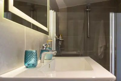 Salle de bains dans l'établissement Joli Duplex Confort T2 Paris Porte De Versailles