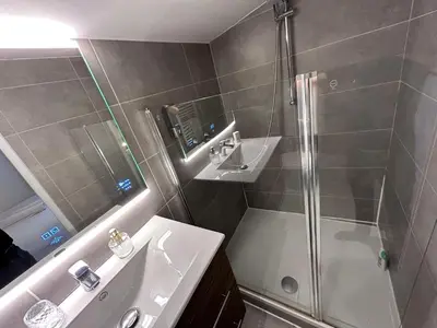 Salle de bains dans l'établissement Joli Duplex Confort T2 Paris Porte De Versailles
