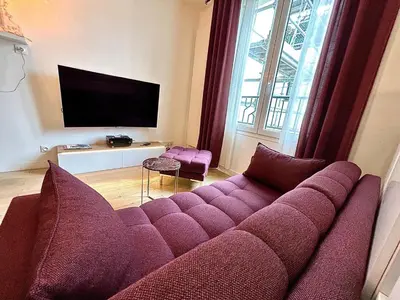 Télévision ou salle de divertissement dans l'établissement Joli Duplex Confort T2 Paris Porte De Versailles
