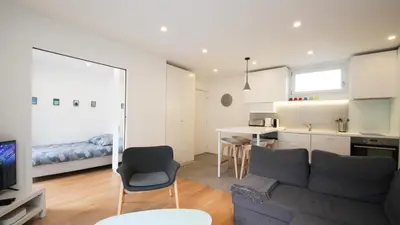Cuisine ou kitchenette dans l'établissement Centre Malakoff, Bel Appartement meublé à 500 mètres du Métro Ligne 13