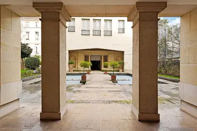 Piscine de l'établissement Musée Picasso ou située à proximité
