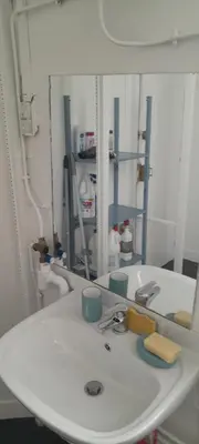 Salle de bains dans l'établissement Po1-TPSA06-5D- ROOM Porte 20