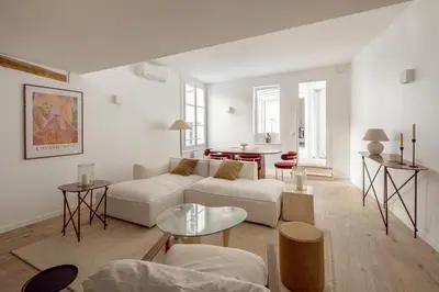 Coin salon dans l'établissement Appartement luxueux au cœur de Saint Germain des Prés