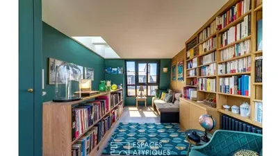 Bibliothèque dans l'appartement