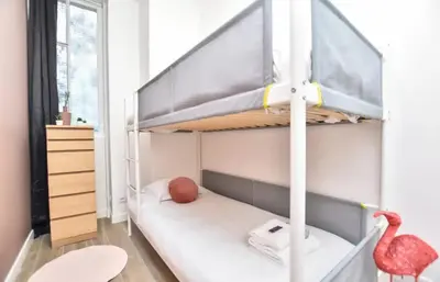 Salle de bains dans l'établissement Modern 3BD for 8 guests in Bastille Voltaire