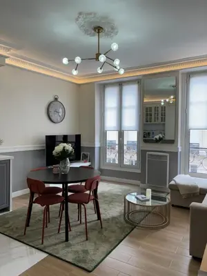 Télévision ou salle de divertissement dans l'établissement Superbe appartement Paris 3ème