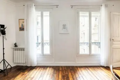 Plan de l'établissement Spacious bright apartment in Montmartre Paris