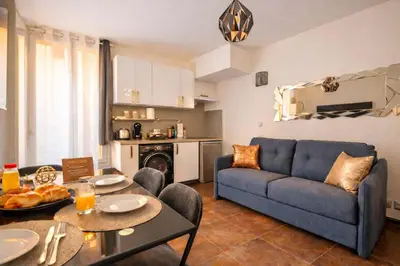 Cuisine ou kitchenette dans l'établissement Le Duplex Cœur de Montmartre # Confort et Charme - Proche Sacré-Coeur