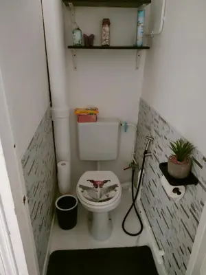 Salle de bains dans l'établissement Chambre spacieuse vu sur la tour