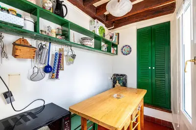Cuisine ou kitchenette dans l'établissement GuestReady - Parisian Bliss near the Louvre