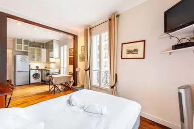 Cuisine ou kitchenette dans l'établissement GuestReady - Charmant Appartement Lumineux
