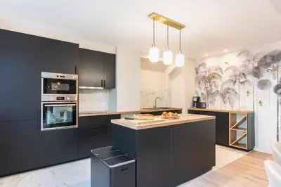 Cuisine ou kitchenette dans l'établissement Fantastic Family Apartment - 20min from city center