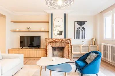 Coin salon dans l'établissement Fantastic Family Apartment - 20min from city center