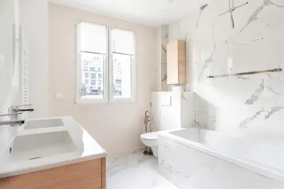 Salle de bains dans l'établissement Fantastic Family Apartment - 20min from city center