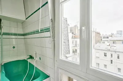 Salle de bains dans l'établissement Beautiful cocoon near Montmartre