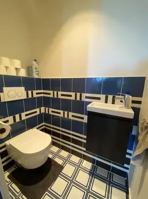 Salle de bains dans l'établissement Marais - Parents Suite & Kids Room with Park View