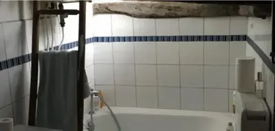 Salle de bains dans l'établissement Sous les toits de Paris shared place