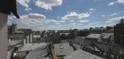 Vue générale sur Paris ou vue de la ville depuis le séjour chez l'habitant
