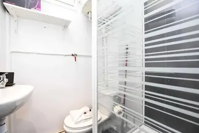 Salle de bains dans l'établissement Cosy Studio Neuilly