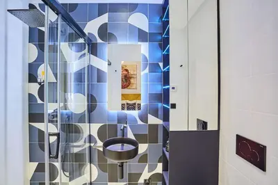 Salle de bains dans l'établissement LE MARAIS Luxury Apartment in the heart of Paris - 2 Bed 2 Bath with AC