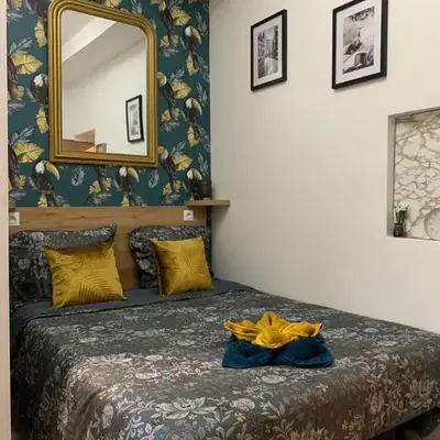 Paris Golden Studio