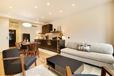 Cuisine ou kitchenette dans l'établissement Appartement de Luxe 2BDR/7P - Louvre/tuileries