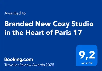 Certificat, récompense, panneau ou autre document affiché dans l'établissement Branded New Cozy Studio in the Heart of Paris 17