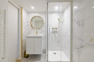 Plan de l'établissement Élégant Appartement près du Musée du Louvre et du Jardin des Tuileries Free Netflix