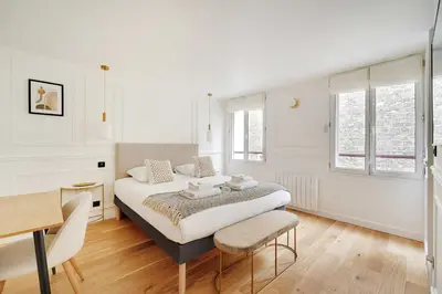 Un ou plusieurs lits dans un hébergement de l'établissement Cosy apartment - 1BR-2P - Gros-Caillou-Invalides