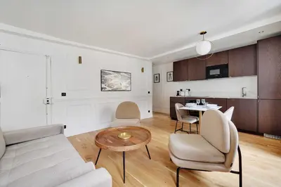 Cuisine ou kitchenette dans l'établissement Cosy apartment - 1BR-2P - Gros-Caillou-Invalides