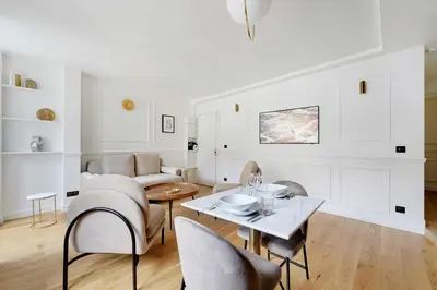 Coin salon dans l'établissement Cosy apartment - 1BR-2P - Gros-Caillou-Invalides