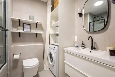 Salle de bains dans l'établissement GASPAR - Joli nid douillet proche de Paris avec balcon