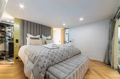 Un ou plusieurs lits dans un hébergement de l'établissement B Luxe Triplex, Cinema Near Place des Vosges AC