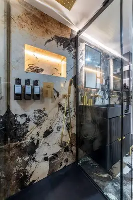 Salle de bains dans l'établissement B Luxe Triplex, Cinema Near Place des Vosges AC