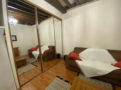 Un ou plusieurs lits dans un hébergement de l'établissement Appartement Design Champ de Mars, 2 piéces Quartier Tour Eiffel