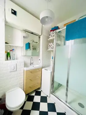 Salle de bains dans l'établissement F2 au calme au cœur de Paris 13