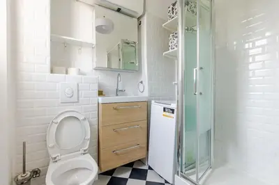 Salle de bains dans l'établissement F2 au calme au cœur de Paris 13