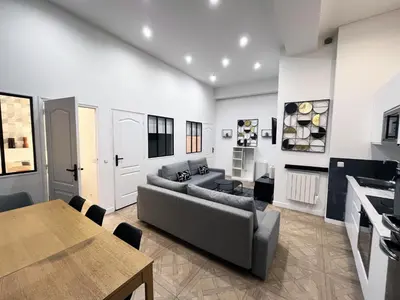 Cuisine ou kitchenette dans l'établissement Urban Flat 66 - Pretty 3 bedroom in Paris