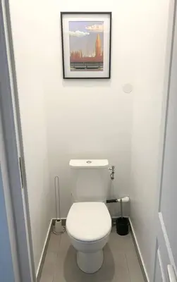 Salle de bains dans l'établissement Maison chaleureuse proche Paris