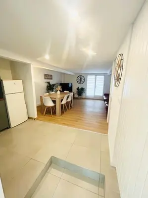 Cuisine ou kitchenette dans l'établissement Maison chaleureuse proche Paris