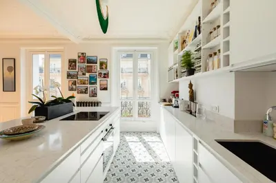 Cuisine ou kitchenette dans l'établissement Luxury 1 BR apartment 700ft2 Montorgueil/LesHalles