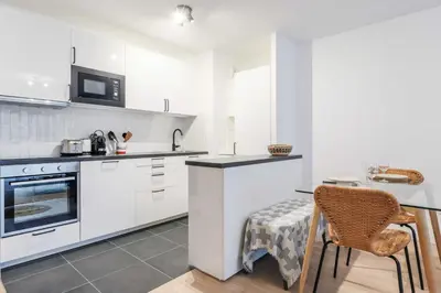 Cuisine ou kitchenette dans l'établissement Classy appartement - Flea Market