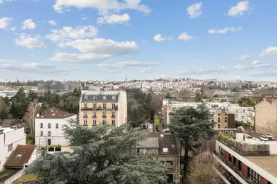 Vue générale sur Boulogne-Billancourt ou vue de la ville depuis l'appartement